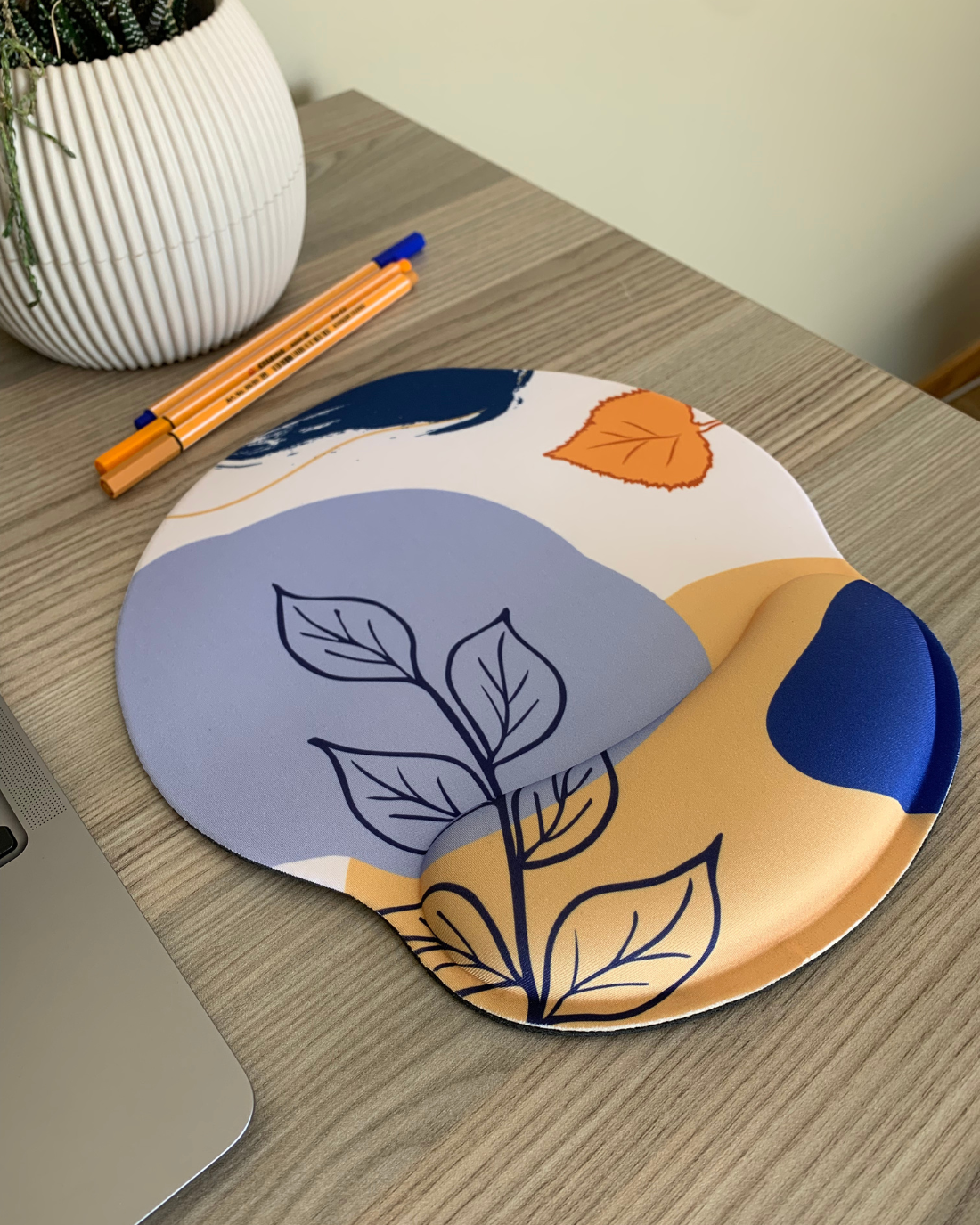 Leaf Me Be Mouse Pad