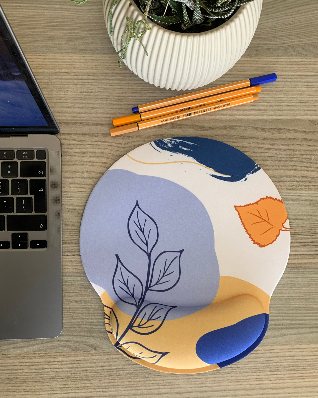 Leaf Me Be Mouse Pad